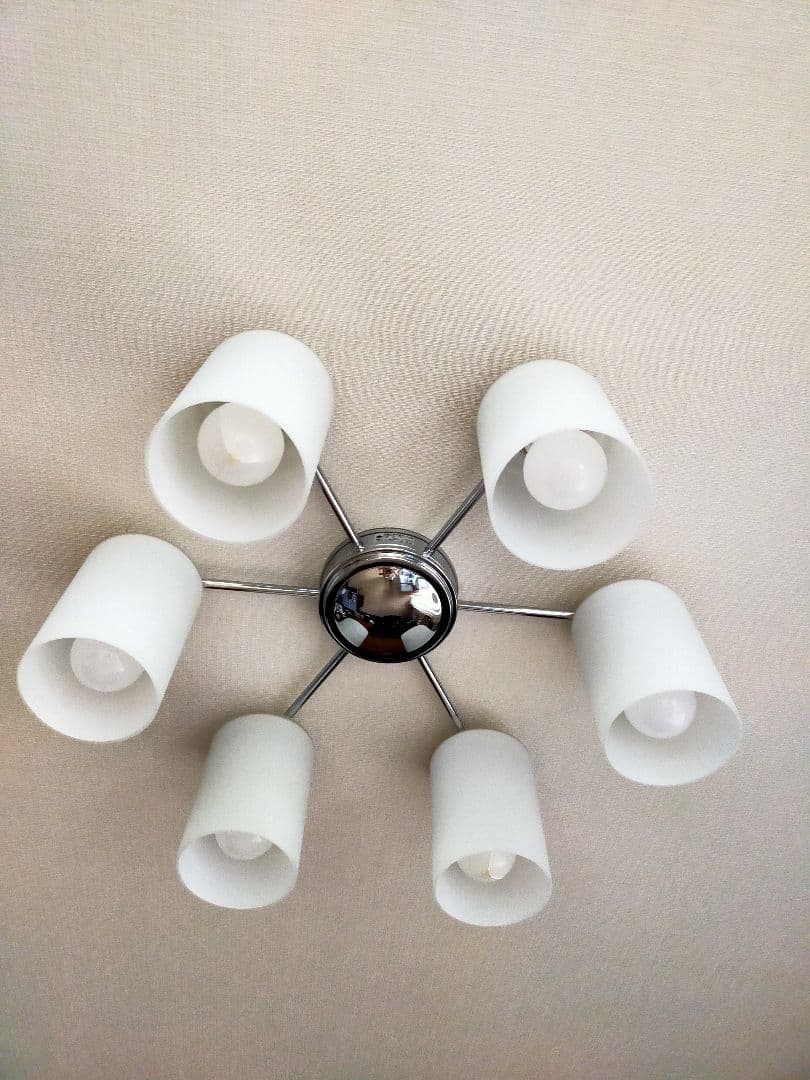 シャンデリア 3枚目と4枚目(２点セット売り)