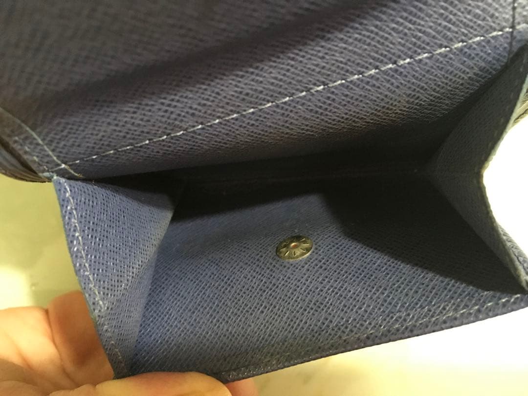 LOUIS VUITTON エピ　二つ折り財布