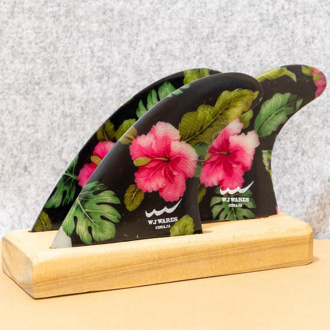 FCS トライフィン Mサイズ バティックフィン ハイビスカス