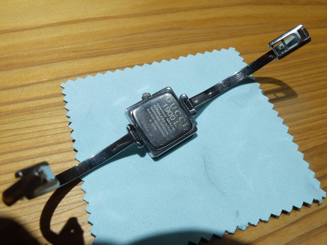 GUCCI 1900L　バングルウォッチ