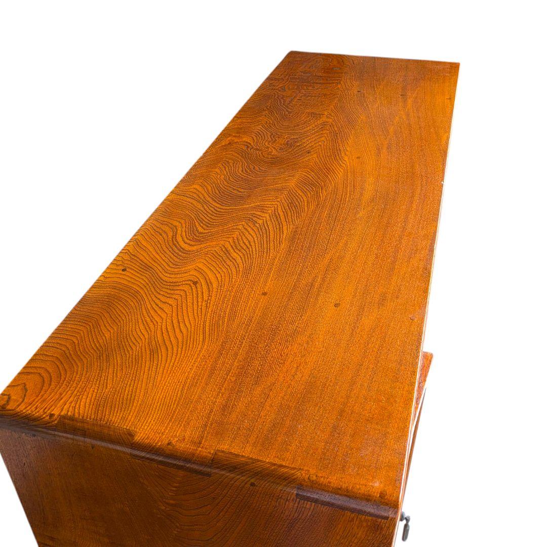 時を超えて愛される伝統の和家具。和室にも洋室にも映える、一生ものの逸品