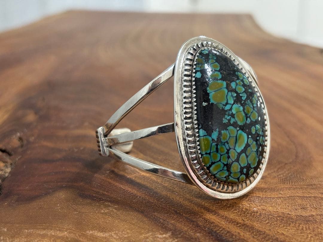 ニューランダーターコイズのマルコビゲイ　ナバホ族　ターコイズバングル