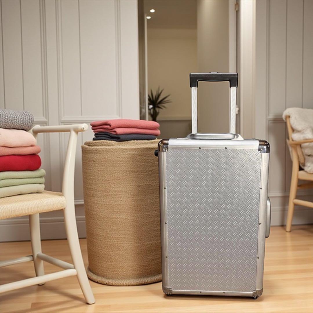 アルミ製キャリーケース 機内持込サイズ 2輪キャスター付き