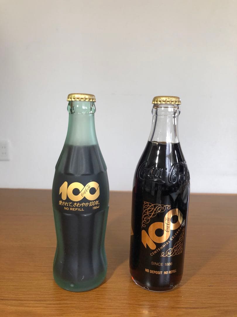 Coca-Cola 100周年記念瓶2本セット