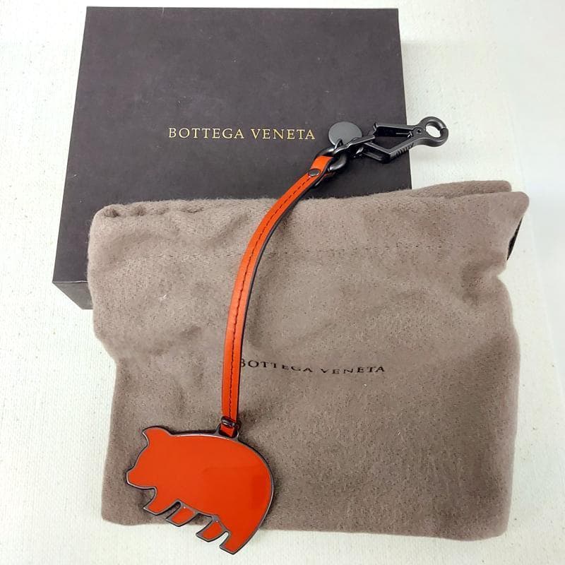 未使用　BOTTEGA VENETA　ブタ　エナメル　バッグチャーム