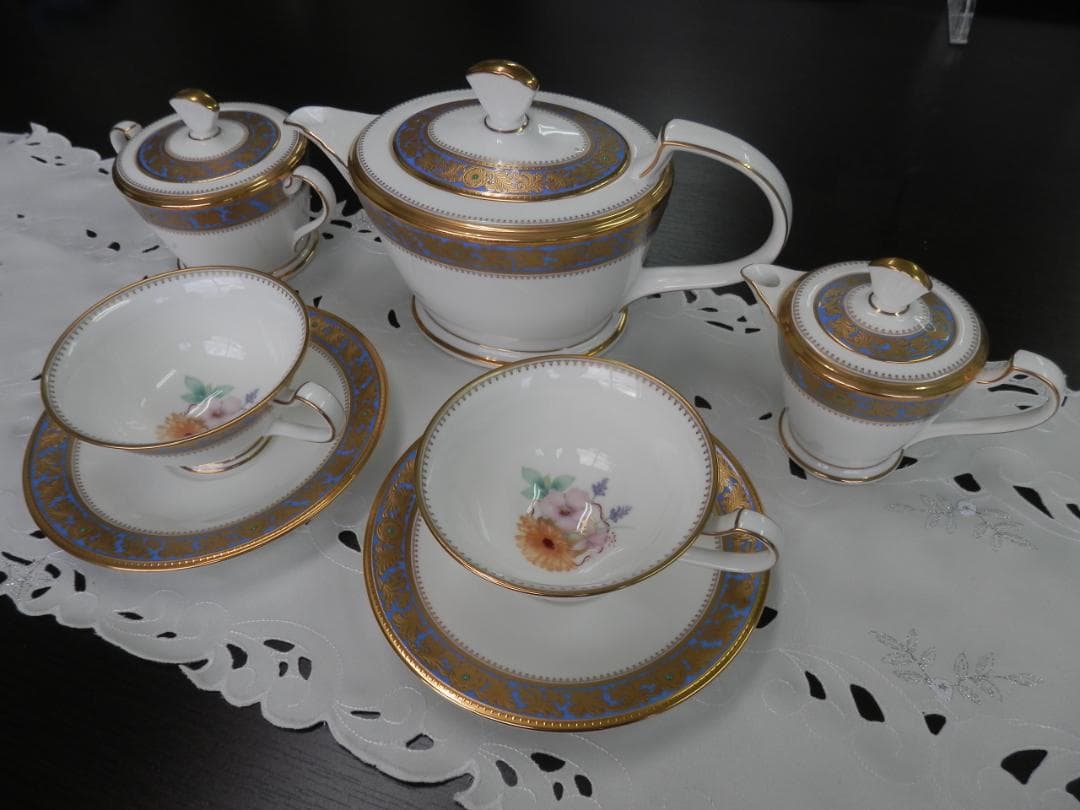 ノリタケ ボーンチャイナ(グランブロシェ)セット