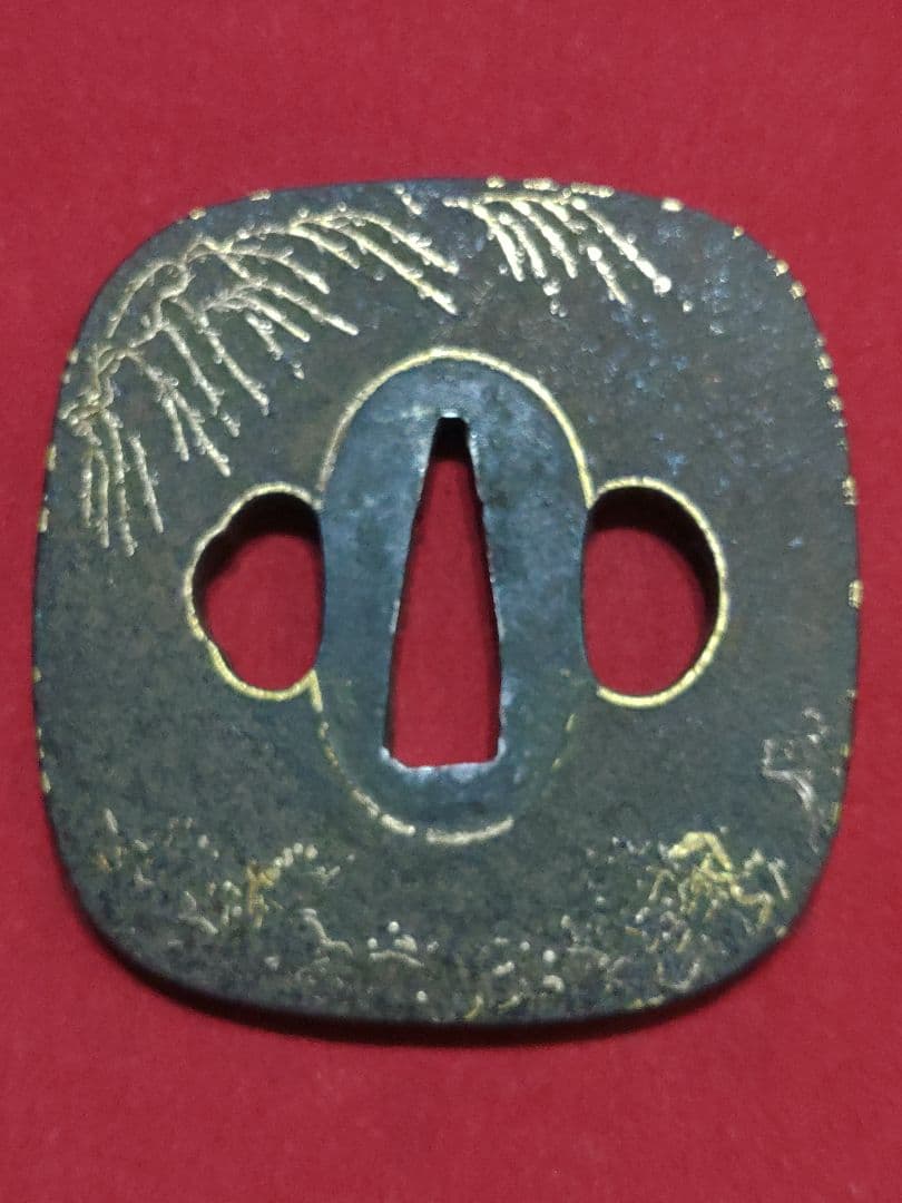 撫角形鍔　金象嵌耳　柳・笹柄　線象嵌　武具　ツバ　かわいい鍔　つば　鉄製　刀装具