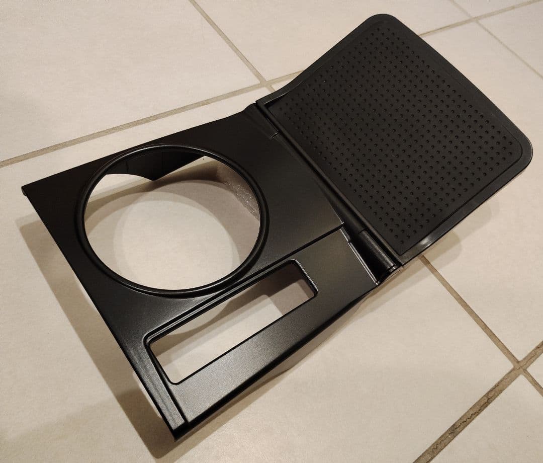 プリウスα ZVW41W 5人乗り 槌屋ヤック センタートレイ 中古