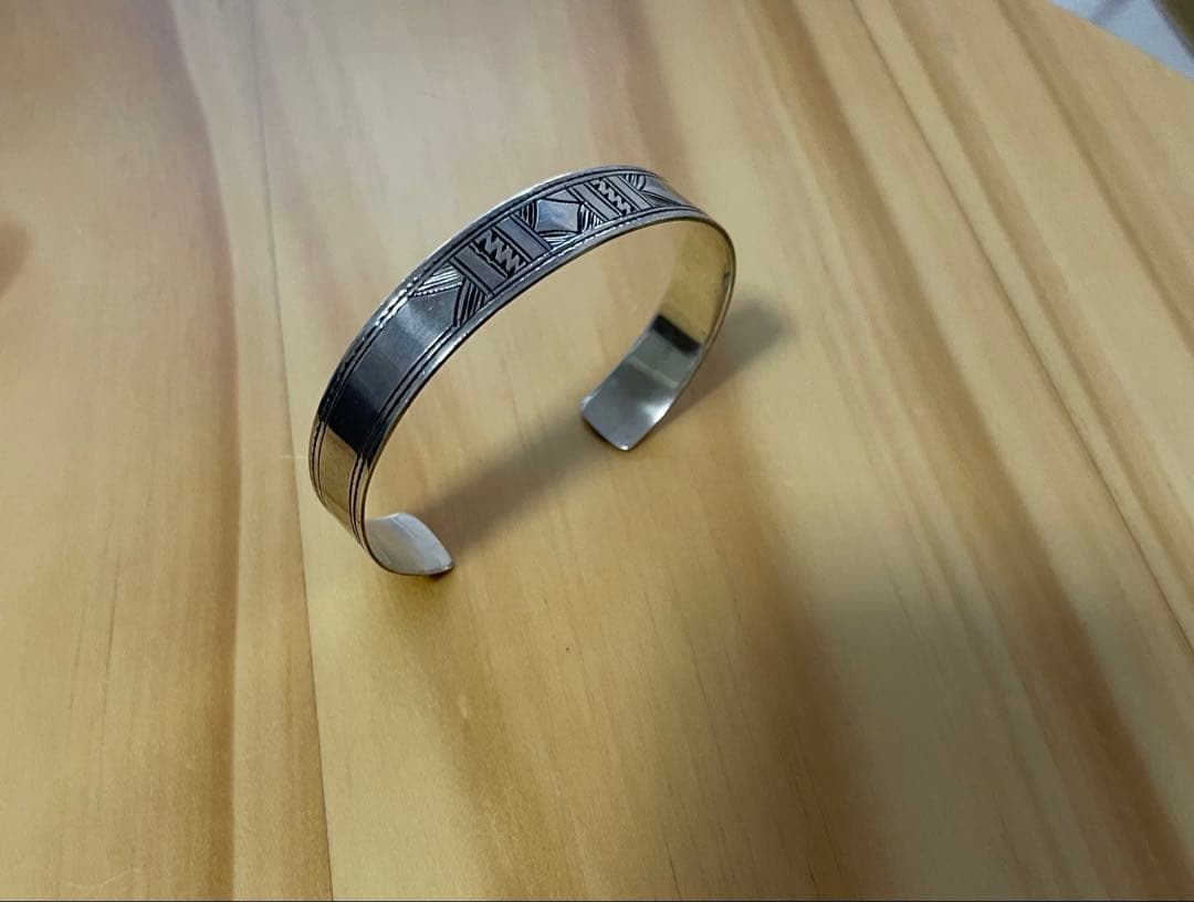 トゥアレグシルバー　　バングル　腕輪リング