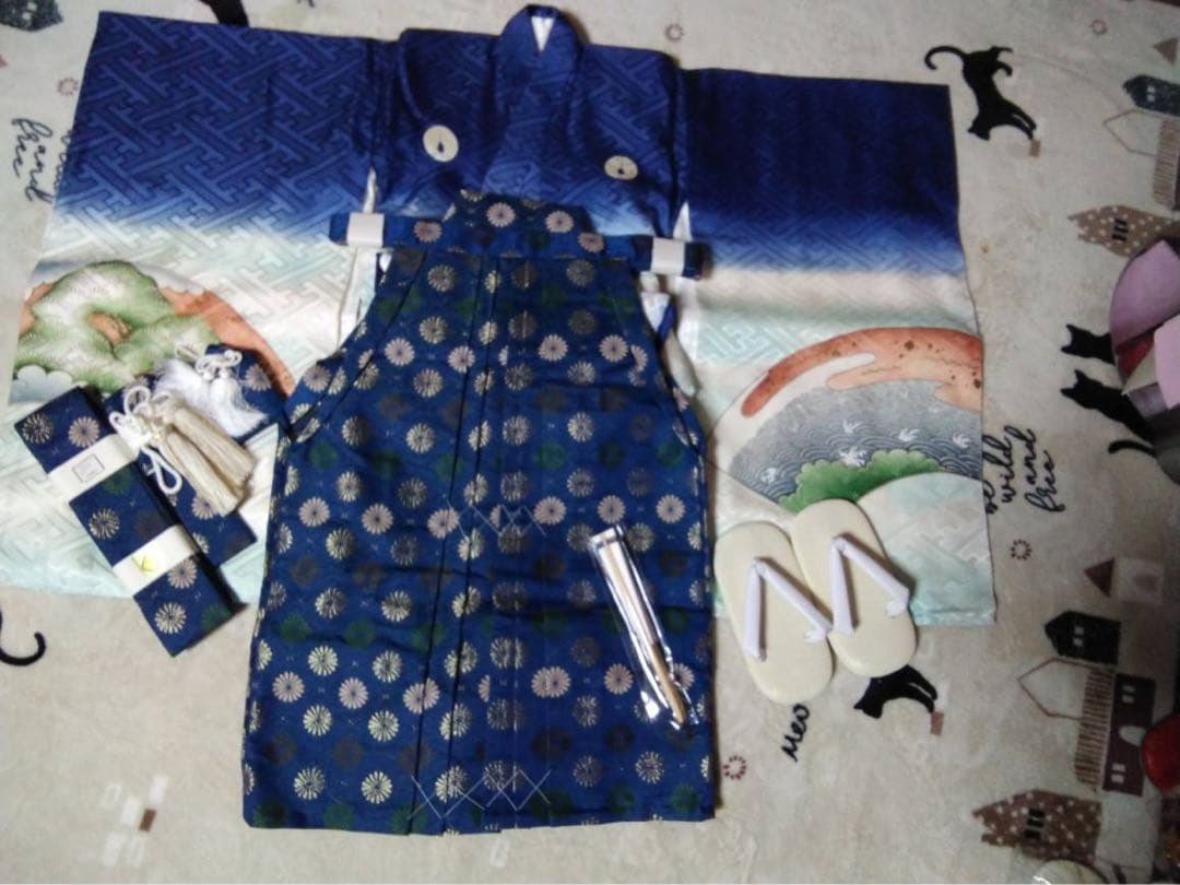 男の子用・3歳から5歳向け・表側正絹・お着物と袴のセットです