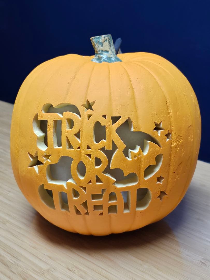 手彫りジャコランタン　TRICK OR TREAT