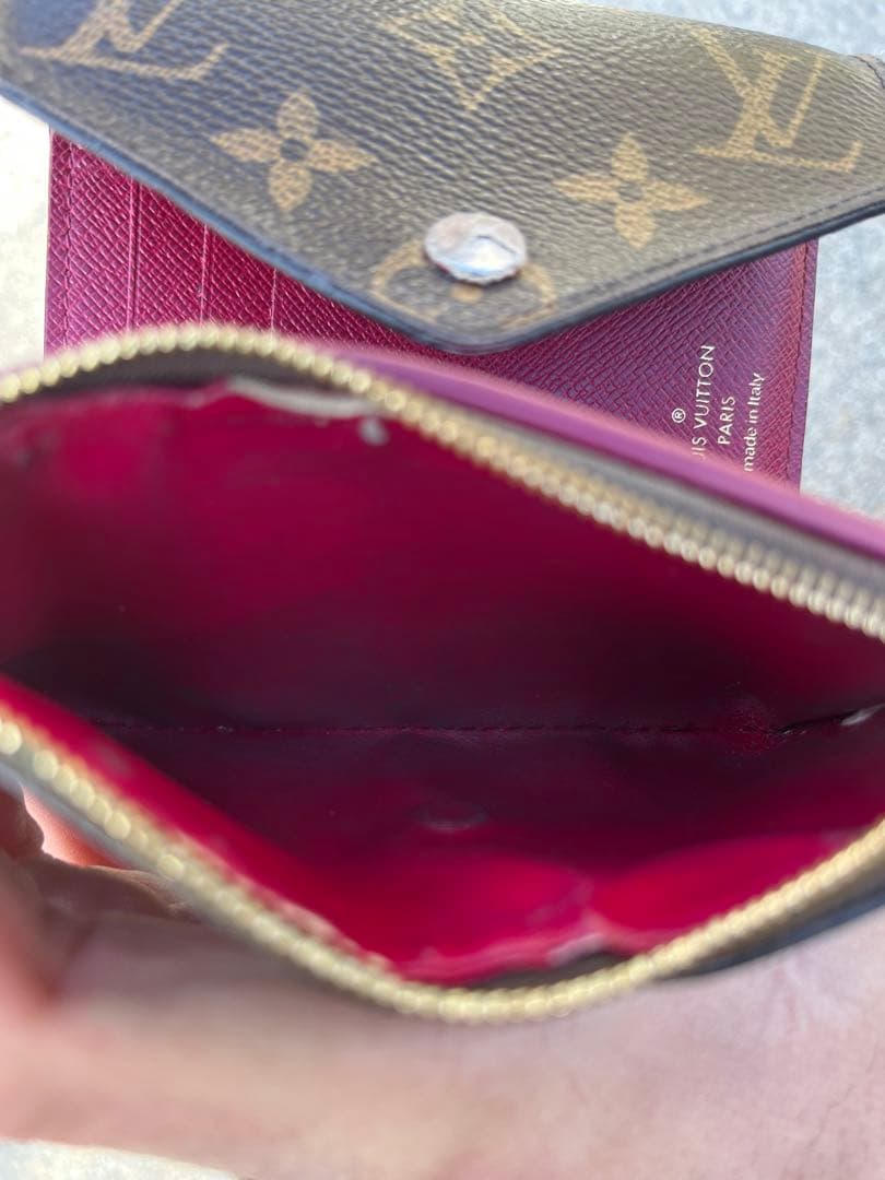 ルイヴィトン ポルトフォイユヴィクトリーヌ フューシャ