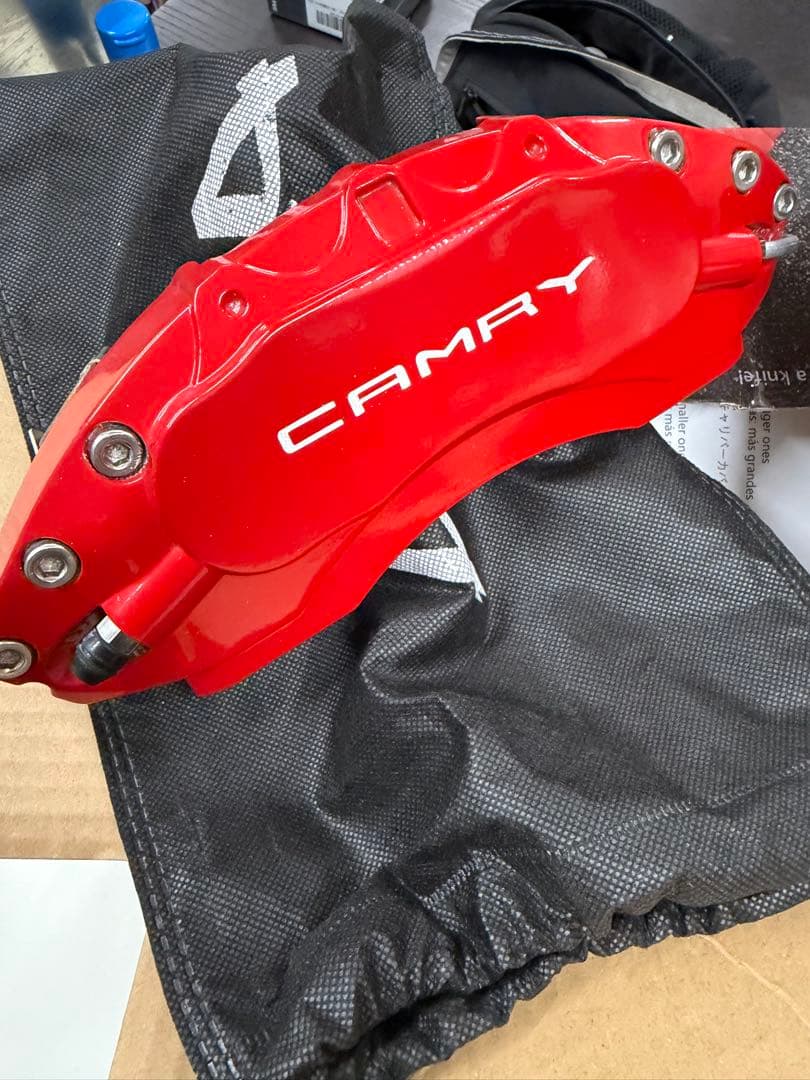 70 CAMRY ブレーキキャリパーカバー　カムリ　4輪