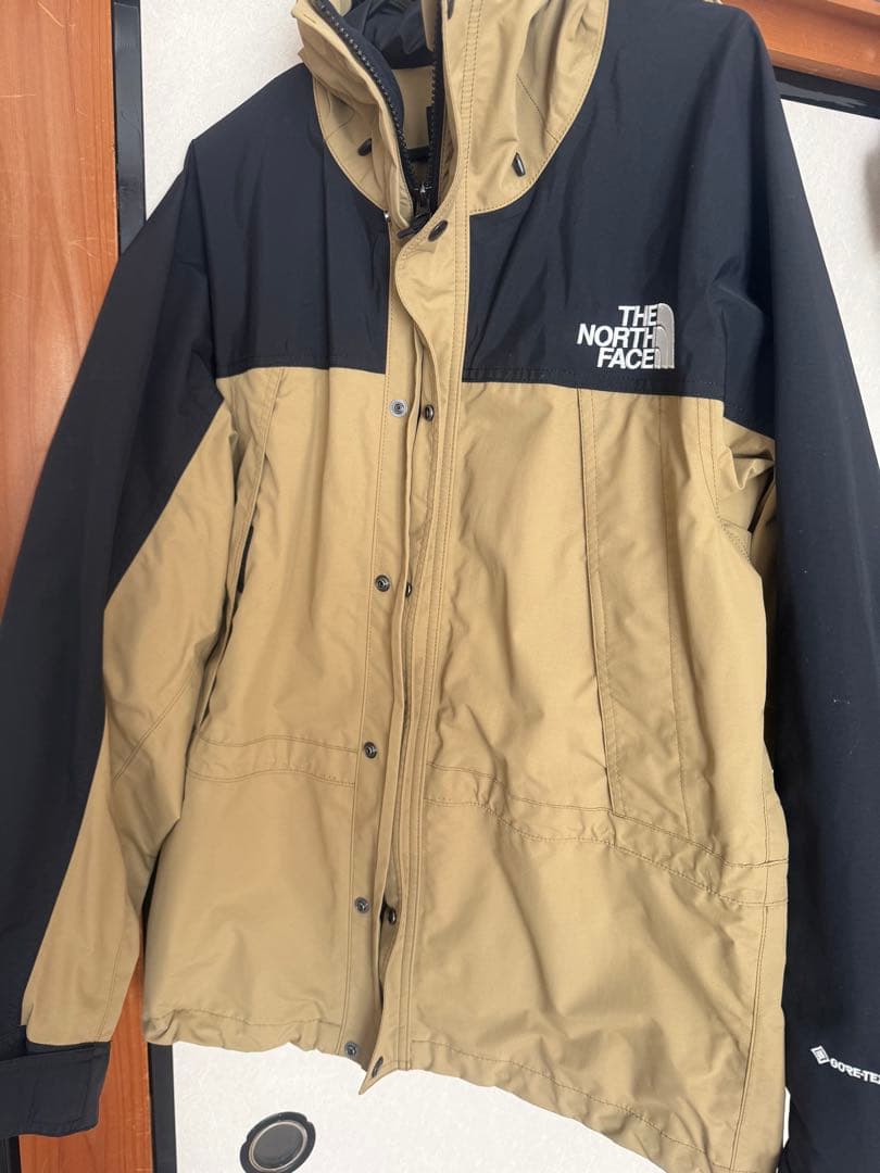 THE NORTH FACE マウンテンパーカー ベージュ・黒　本日限定値下げ！
