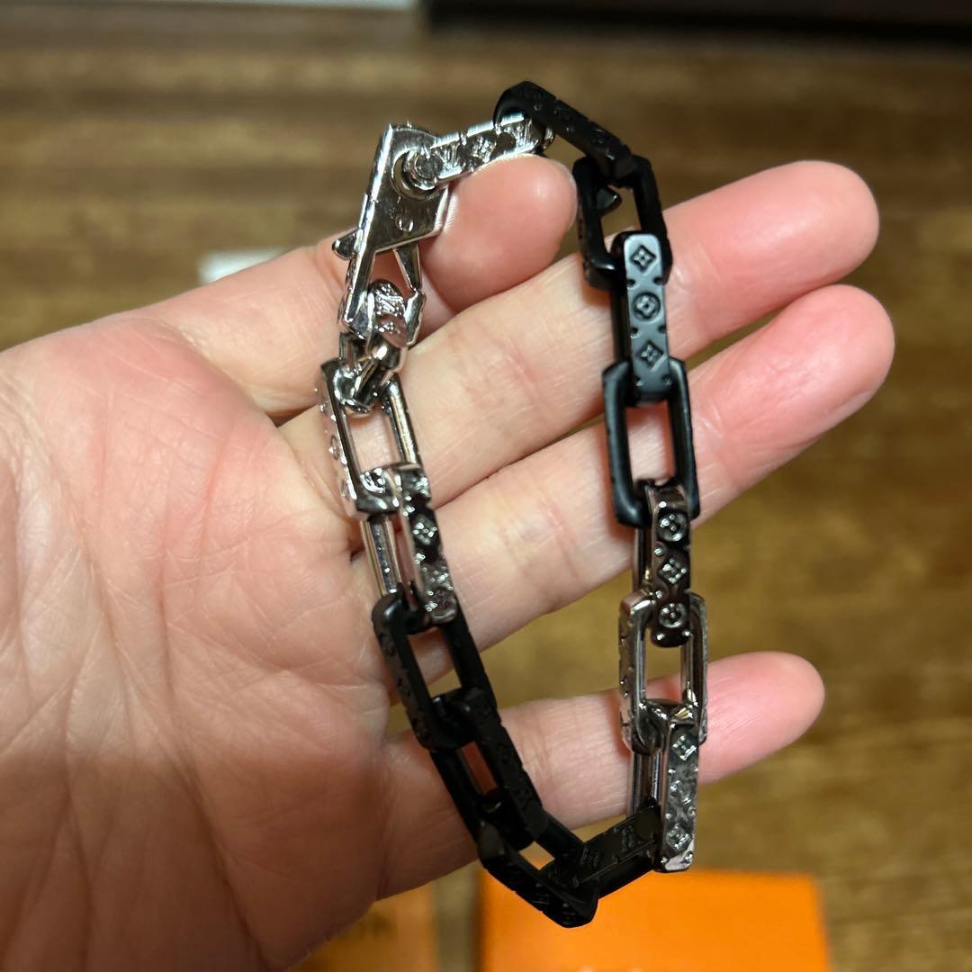 ブレスレット・モノグラムチェーン