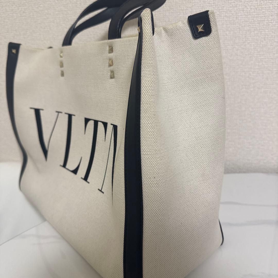 VALENTINO トートバッグ アイボリー/ブラック
