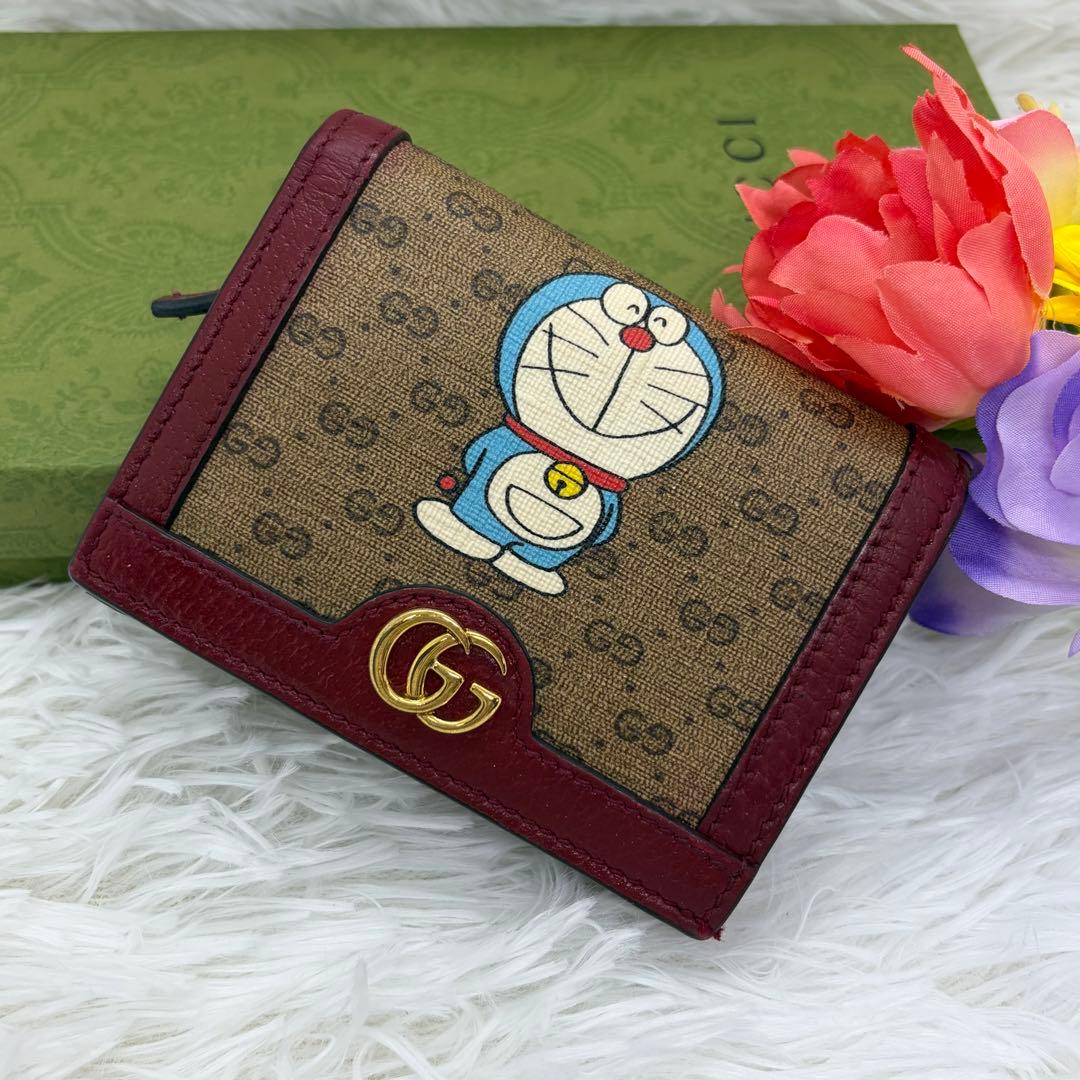 美品✨️グッチ ドラえもん 二つ折り財布 レザー GG レッド コラボ
