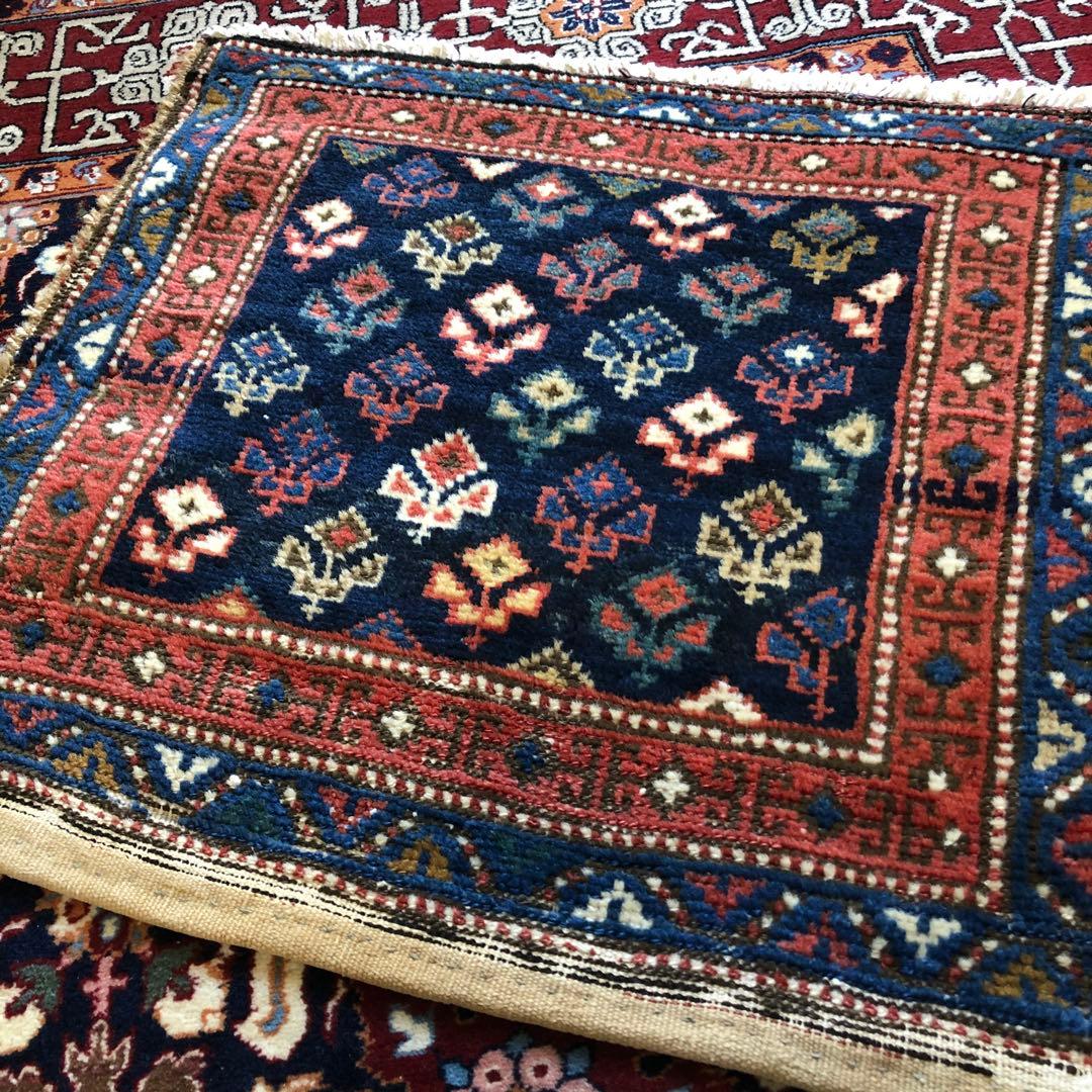 セミアンティーク絨毯 クルド系 植物柄の袋表 手織り トライバルラグ