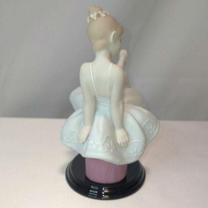 【美品】リヤドロ (LLADRO) 上手にできるかな 9335 少女 バレリーナ