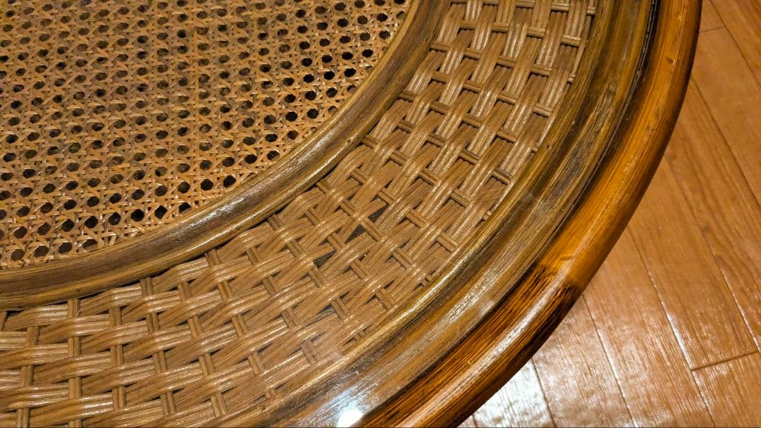 ラタン製ラウンドテーブル