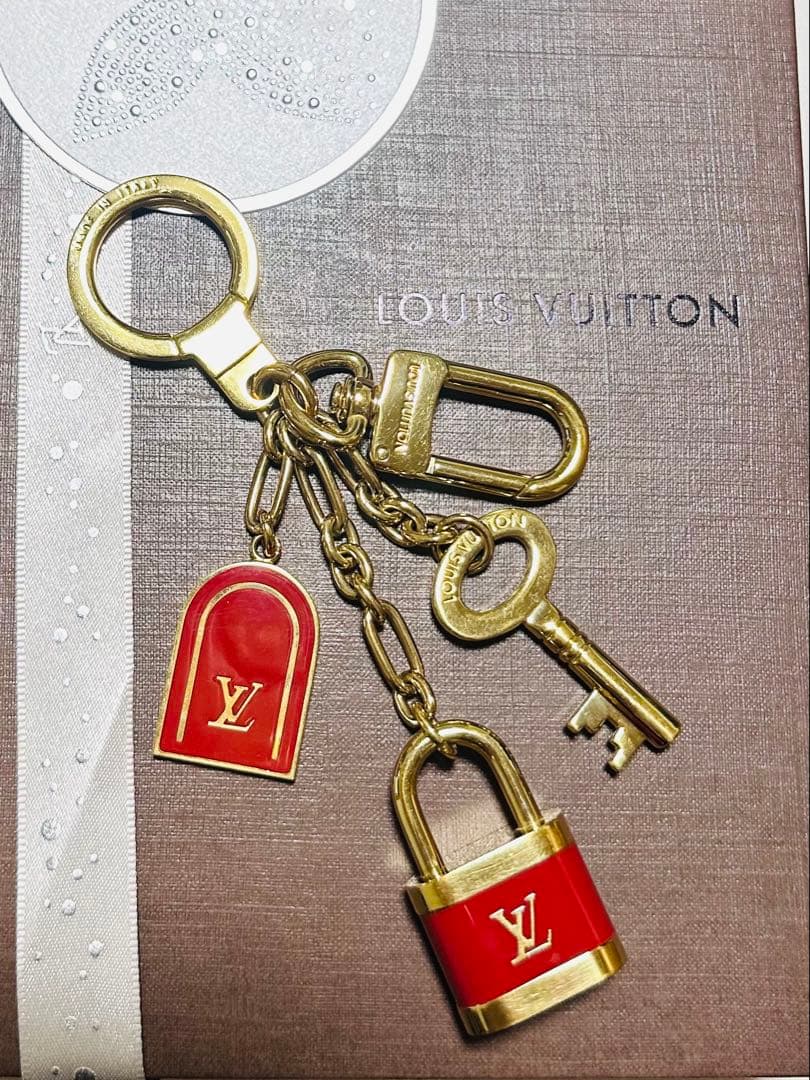 【LOUIS VUITTON】ポルトクレ カドゥナ バッグチャーム