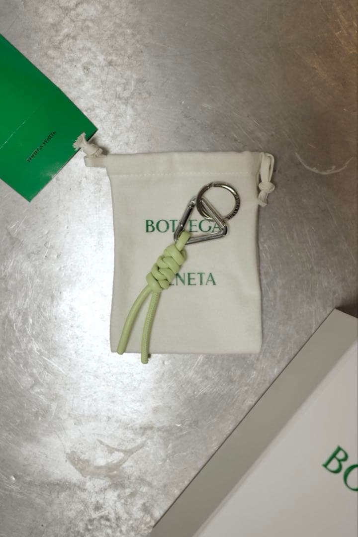 【新品】Bottega Veneta トライアングル　キーリング