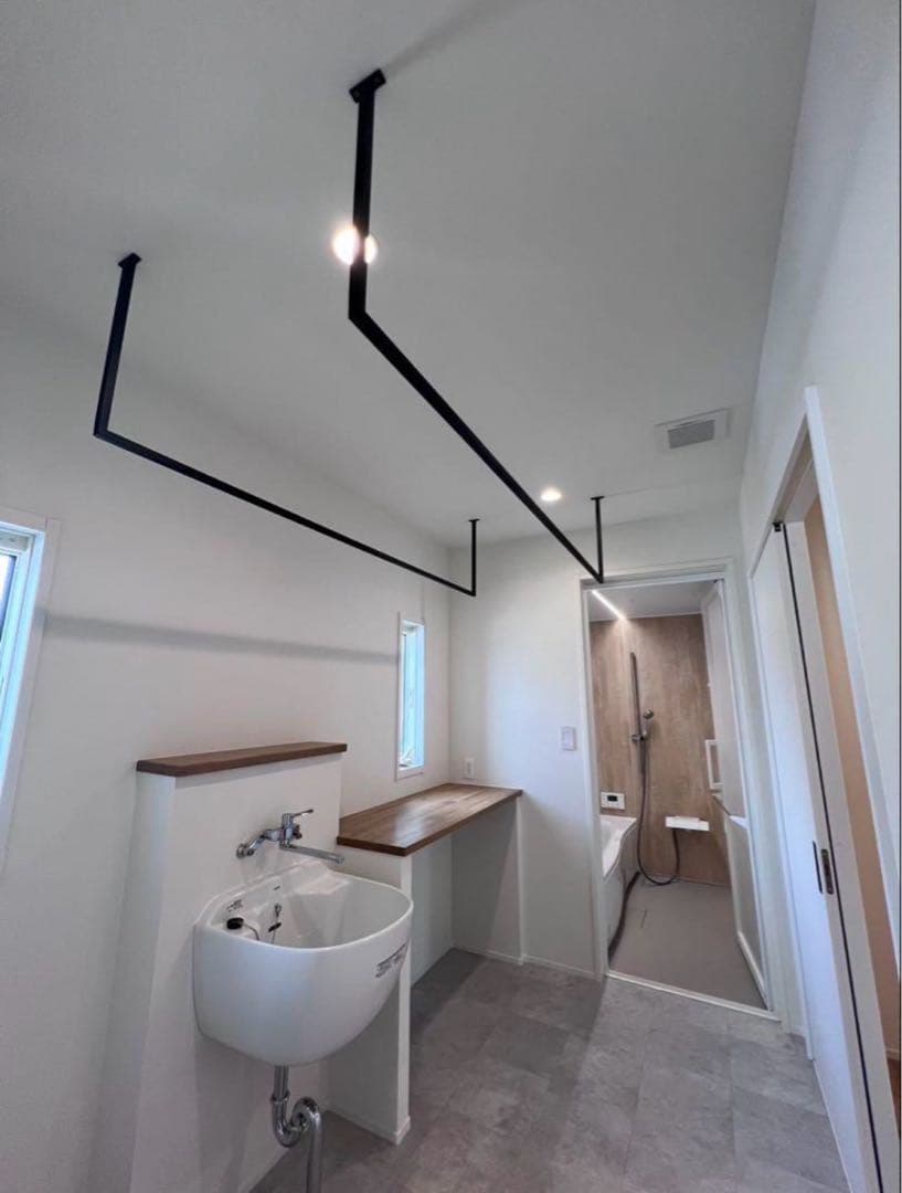 アイアンバー　ランドリーバー