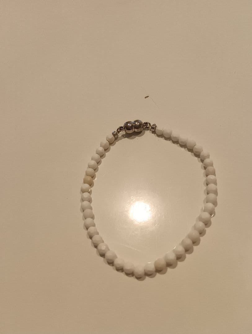 ホワイト 多面体ビーズ ブレスレット