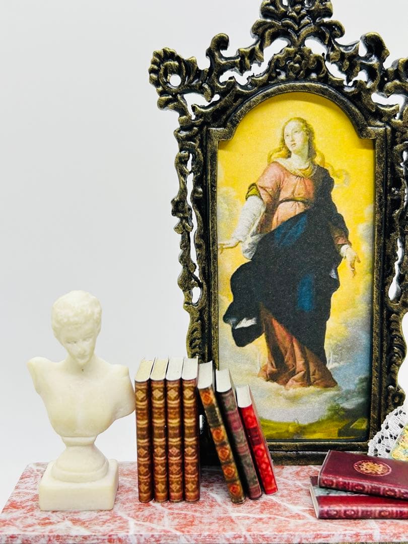 ☆ドールハウス用マリア様絵画棚　ミニチュア家具