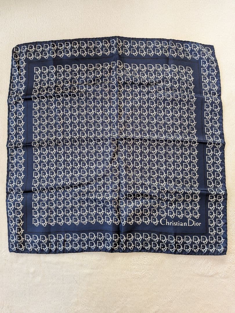 美品　クリスチャン ディオール Dロゴ SILK100% ミニスカーフ　即日発送