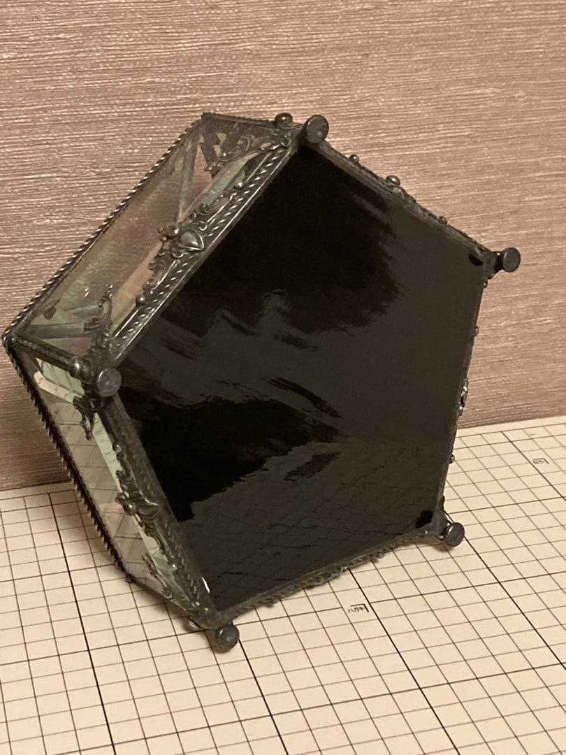 匿名配送 小物入れ 五芒星 足付きステンドグラス風アクセサリーボックス 星 魔女