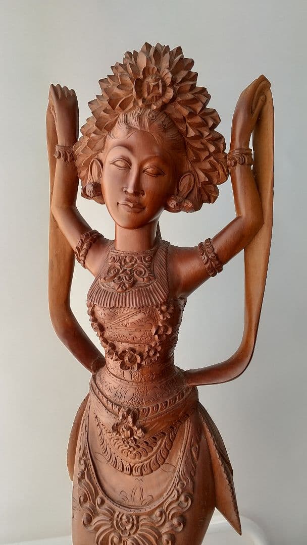 木彫り 女性像