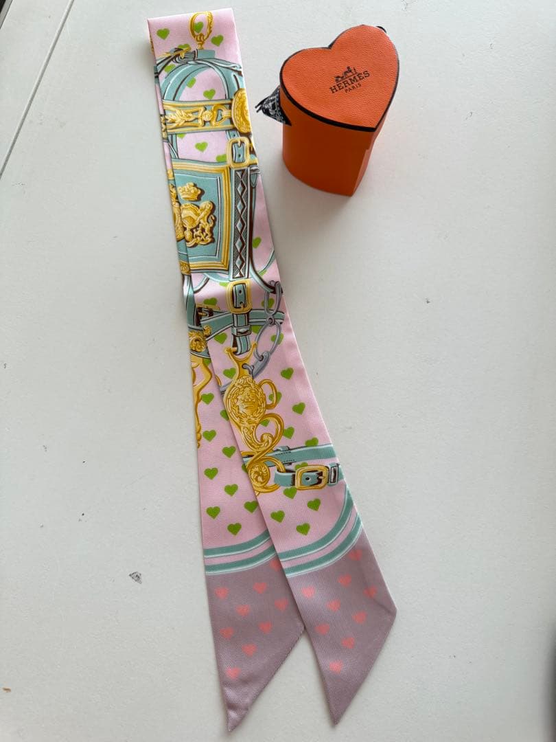 エルメスツイリーブリッドドゥガララブピンク　バレンタイン限定ハートボックス付き