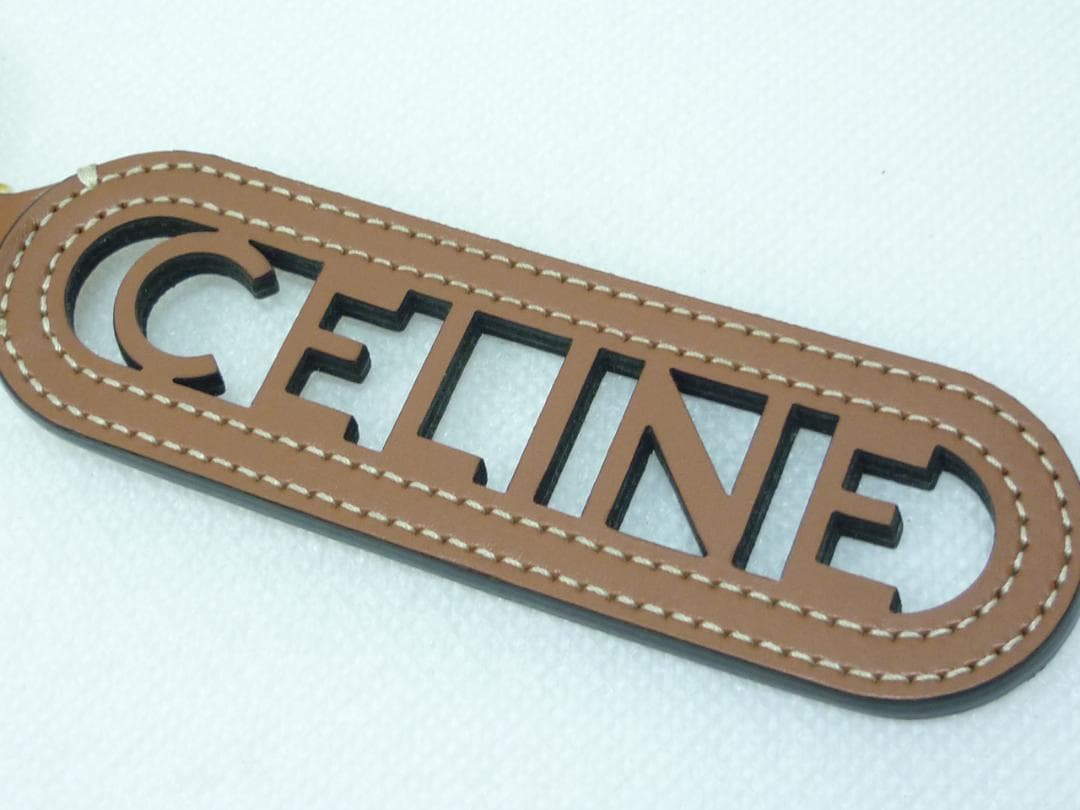CELINE セリーヌ パンチング キーリング チャーム ロゴ タン a