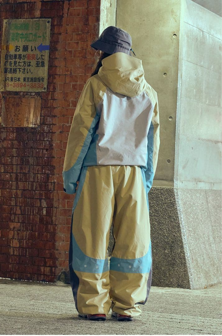 【韓国HELLOW】 スノーボードウェア 上下セット