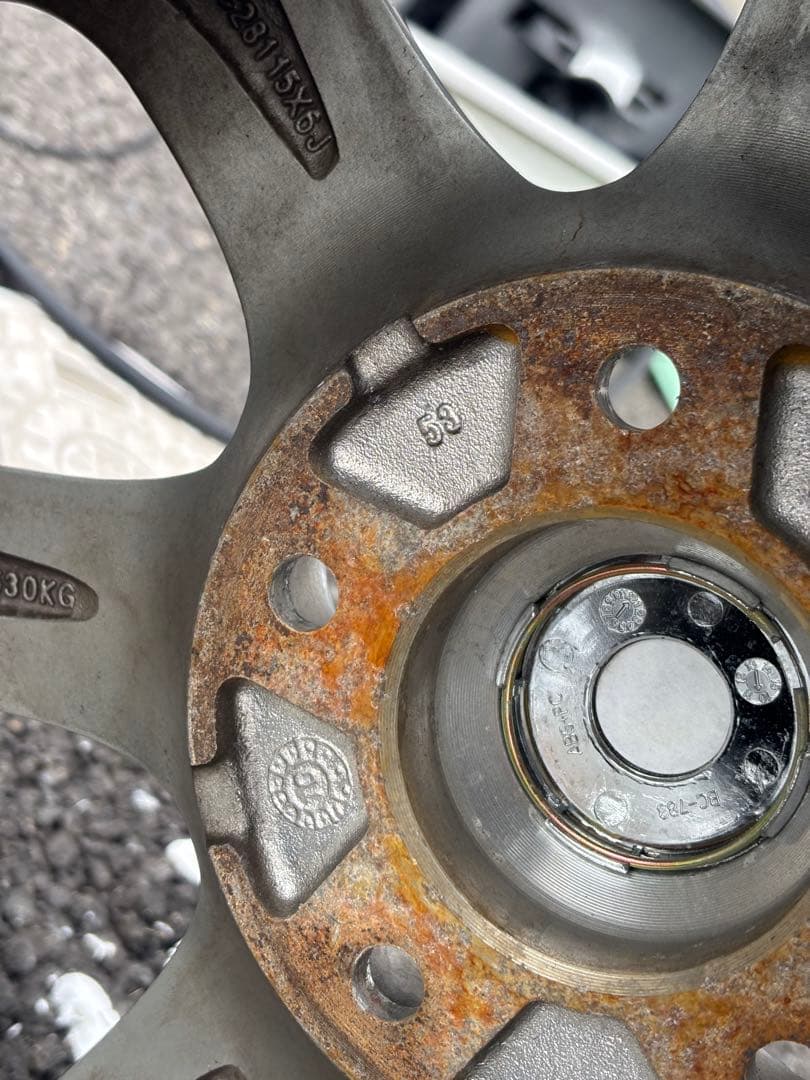 送料込み 15インチ スタッドレス トーヨータイヤ 185/65/15 6j