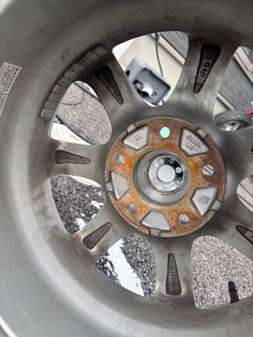 送料込み 15インチ スタッドレス トーヨータイヤ 185/65/15 6j