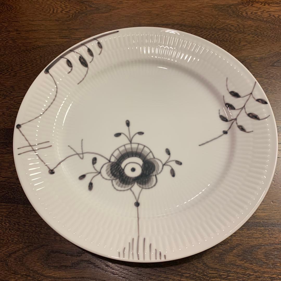 三四郎  ブラックフルーテッド メガ 27cm 皿 ロイヤルコペンハーゲン