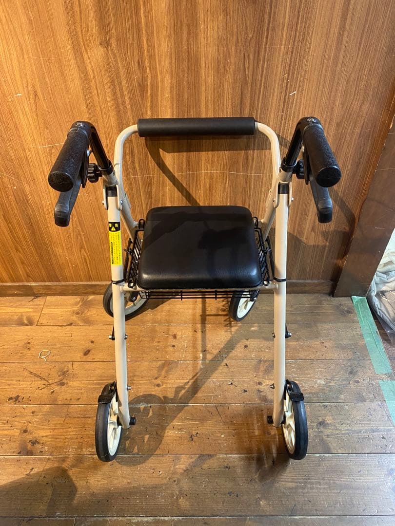 竹虎　ハッピーミニ　ベージュ　歩行車　介護用品　手押し車　シルバーカート