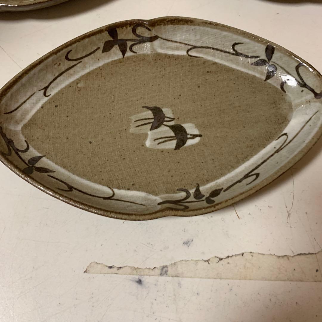 グレーの楕円形皿 3枚セット 花模様　13-897
