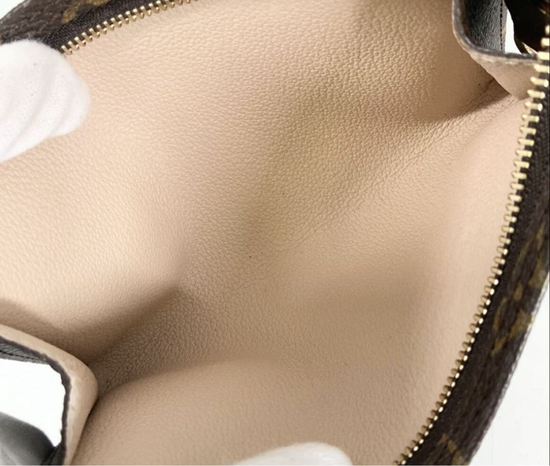 ほぼ未使用　ポーチ　ルイヴィトン