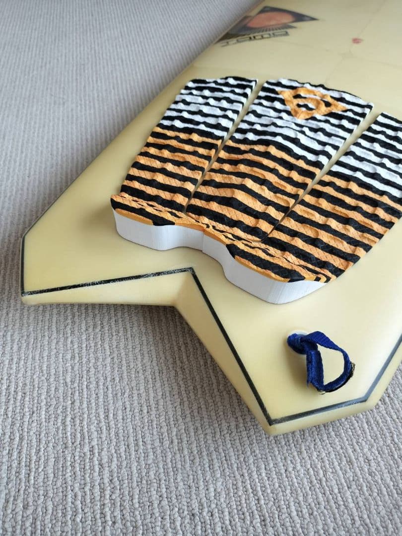 ꧁極美品꧂　ヴァンガード　5.6 ファイヤーワイヤー　ショートボード　ケース付き