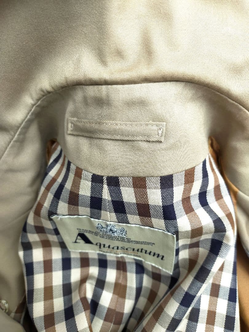 アクアスキュータム トレンチコート　XL