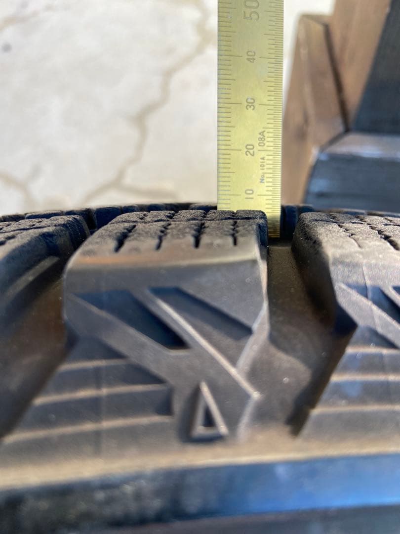 Bridgestone DM-V3 スタッドレスタイヤ 23560R18