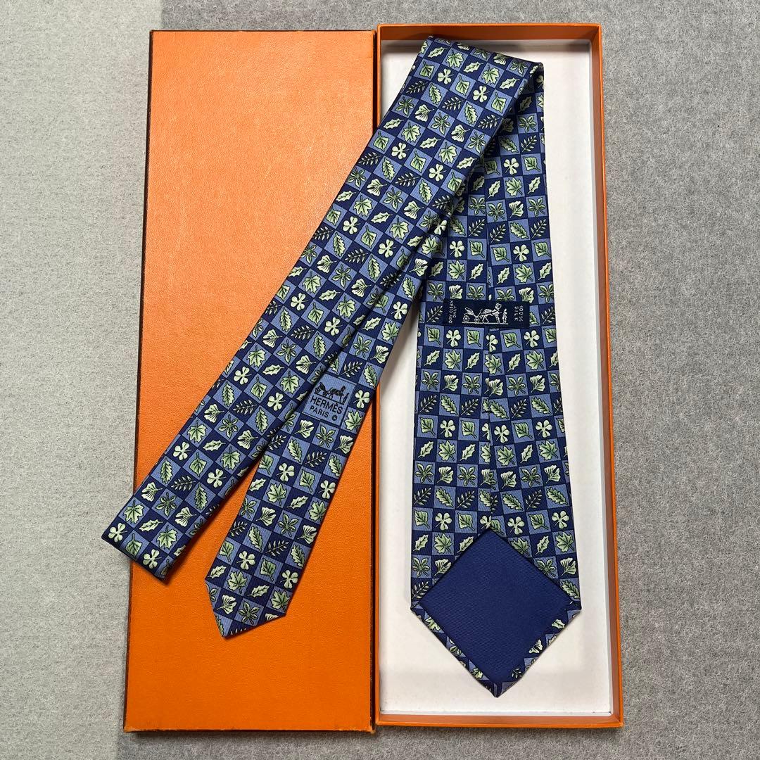 未使用　エルメス　ネクタイ　紺・緑　葉柄ボタニカル