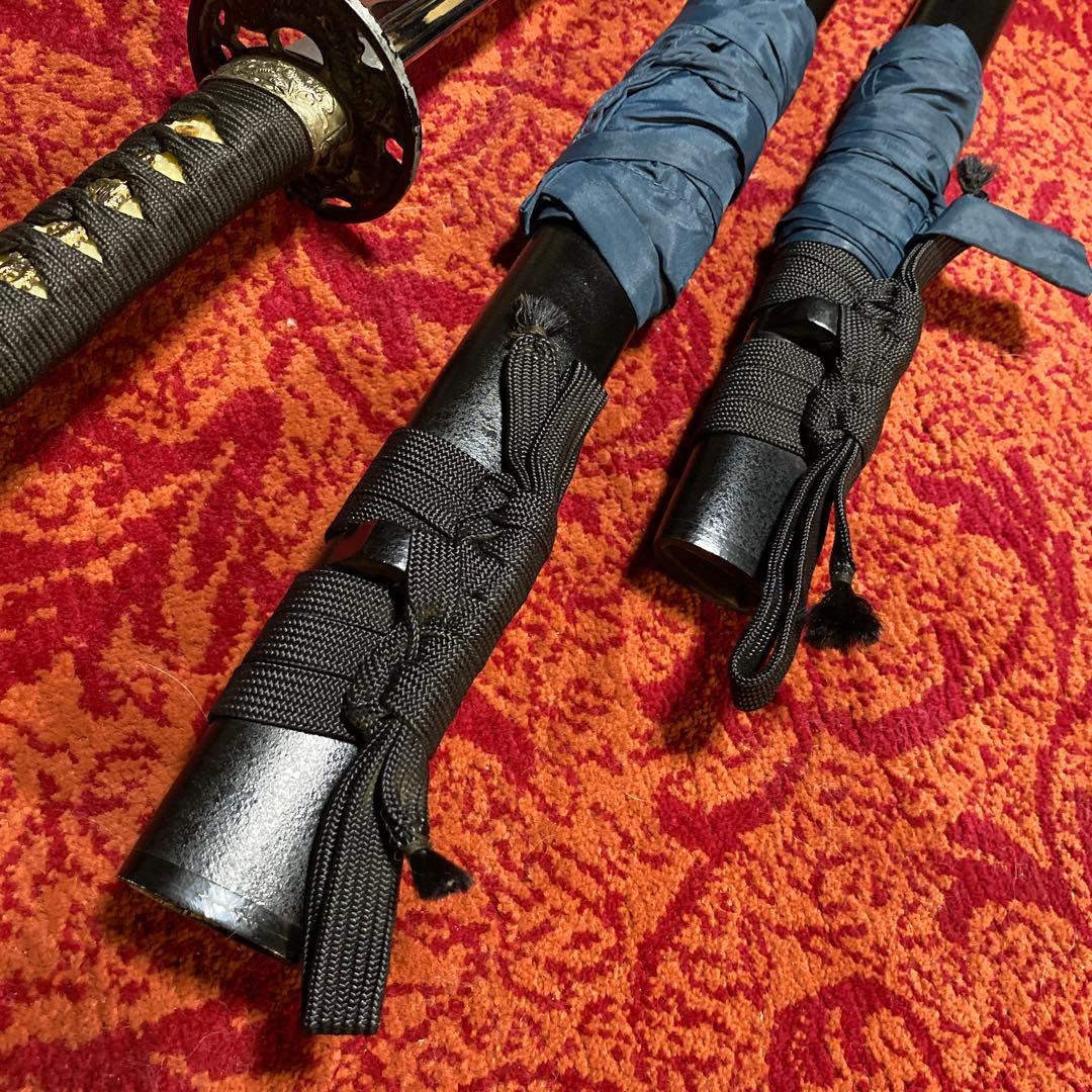 格安模造刀大小2本 黒柄 龍彫透し丸鍔黒梨地鞘(刀袋付)