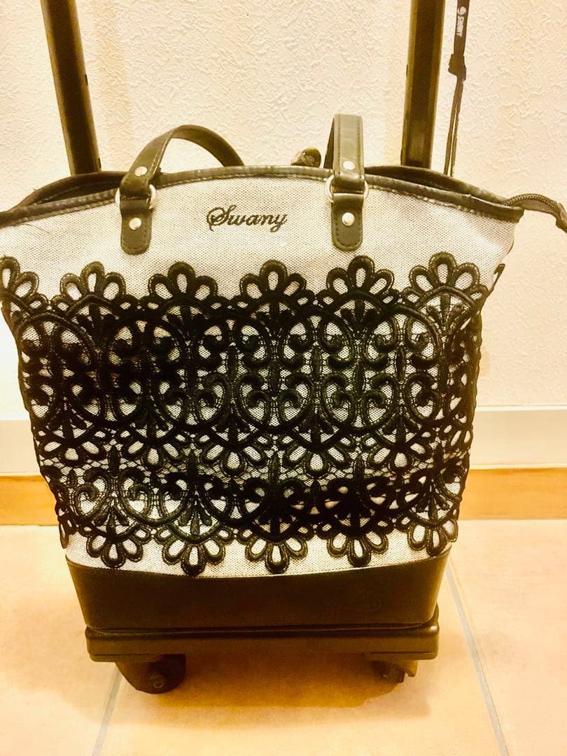 Swany レース装飾 キャリーケース