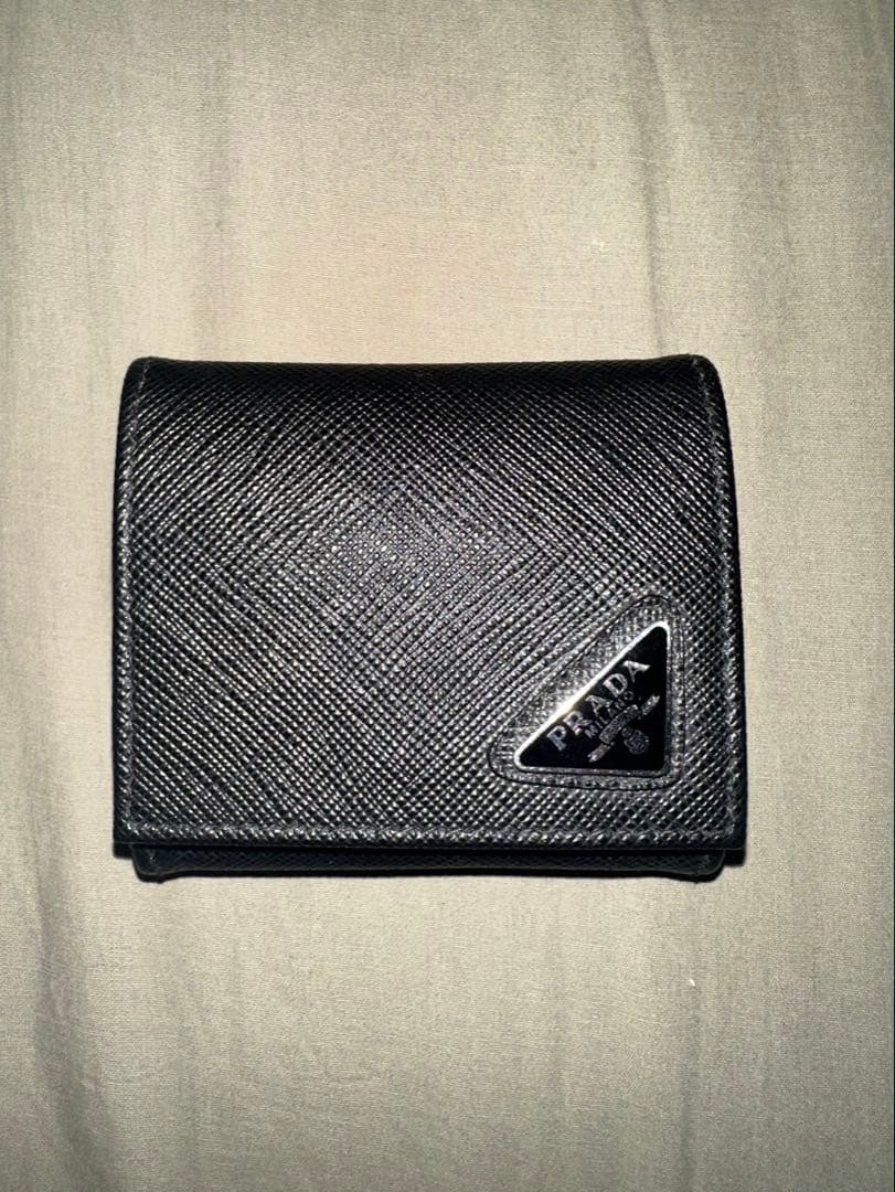 PRADA サフィアーノトライアングルケース プラダ 小銭入れ　財布