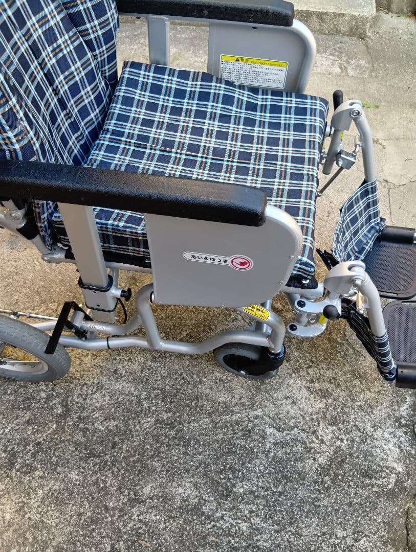 カワムラサイクル　あい&ゆうき　フルリクライニング　車椅子