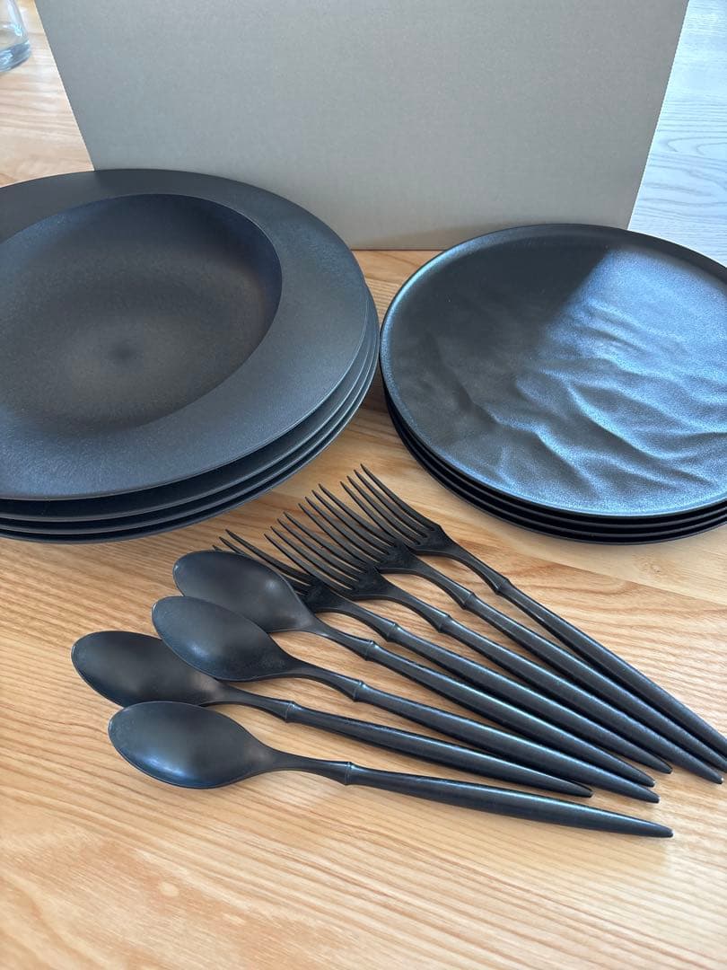 新品　ARAS 食器セット